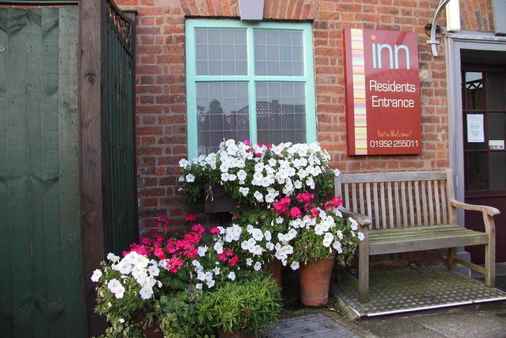 Old Orleton Inn Wellington  Exteriör bild