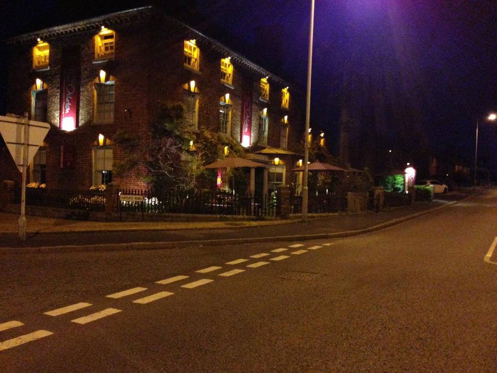 Old Orleton Inn Wellington  Exteriör bild
